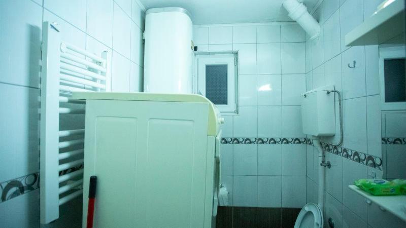 Private Cozy Room 1 With Shared Kitchen In Appartment, Downtown Belgrado Esterno foto