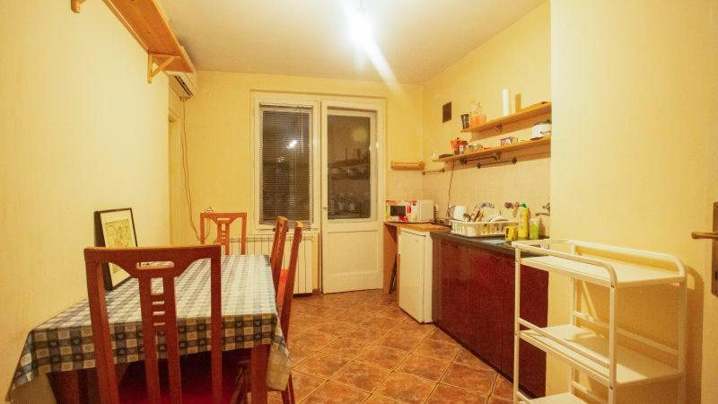 Private Cozy Room 1 With Shared Kitchen In Appartment, Downtown Belgrado Esterno foto