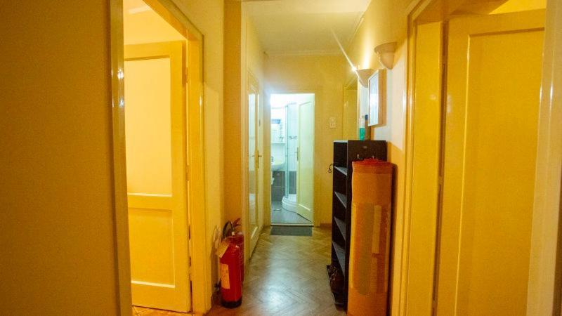 Private Cozy Room 1 With Shared Kitchen In Appartment, Downtown Belgrado Esterno foto