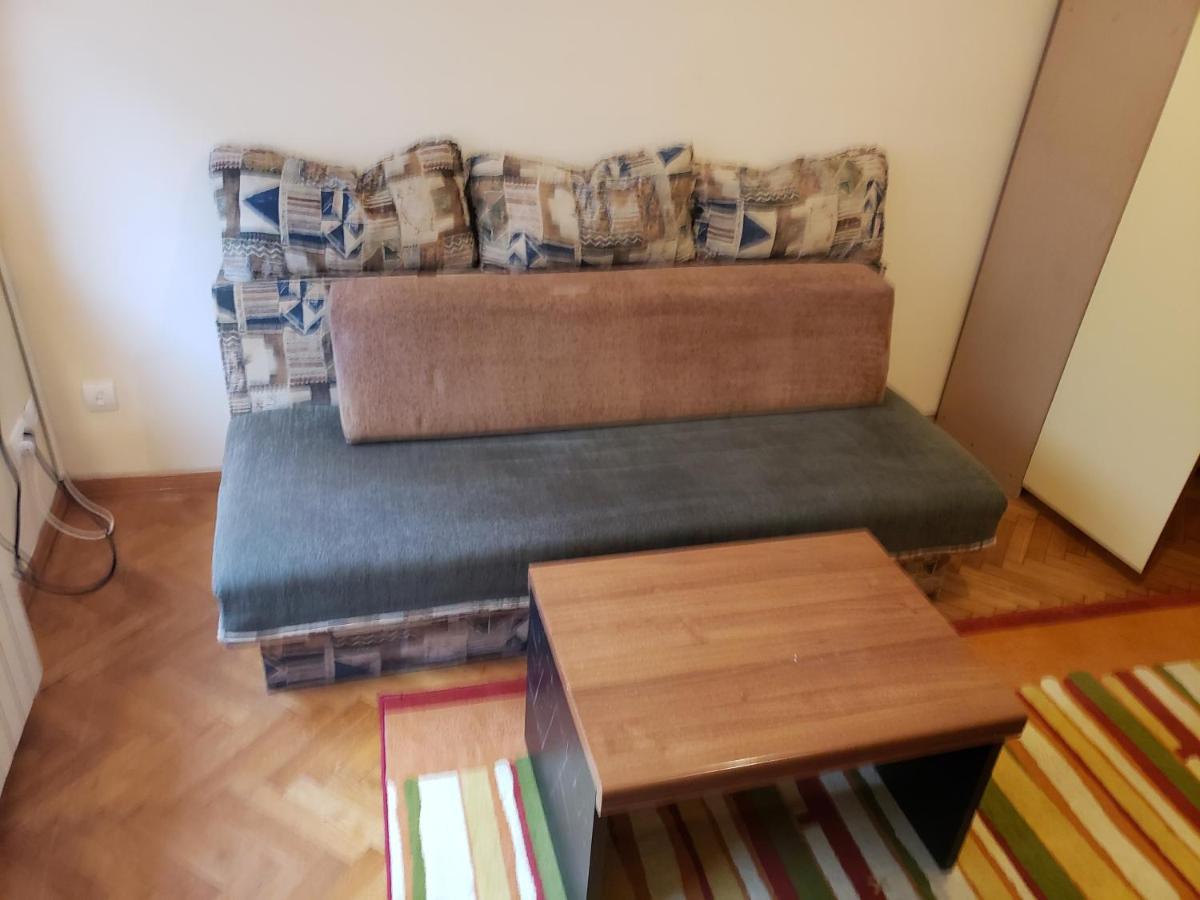 Private Cozy Room 1 With Shared Kitchen In Appartment, Downtown Belgrado Esterno foto